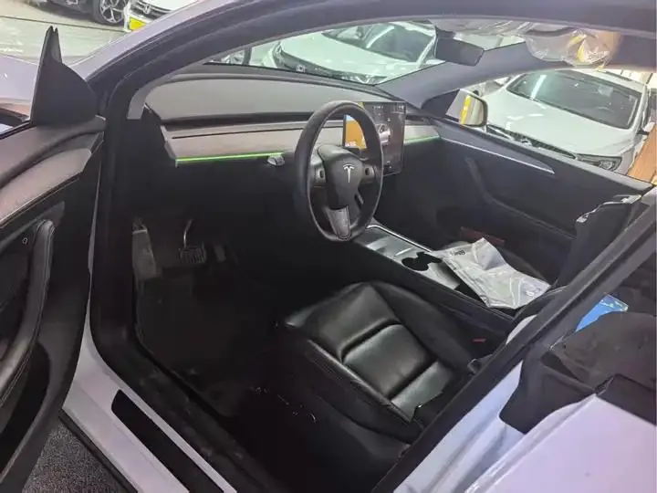Model Y 2024 rear-wheel drive version 2