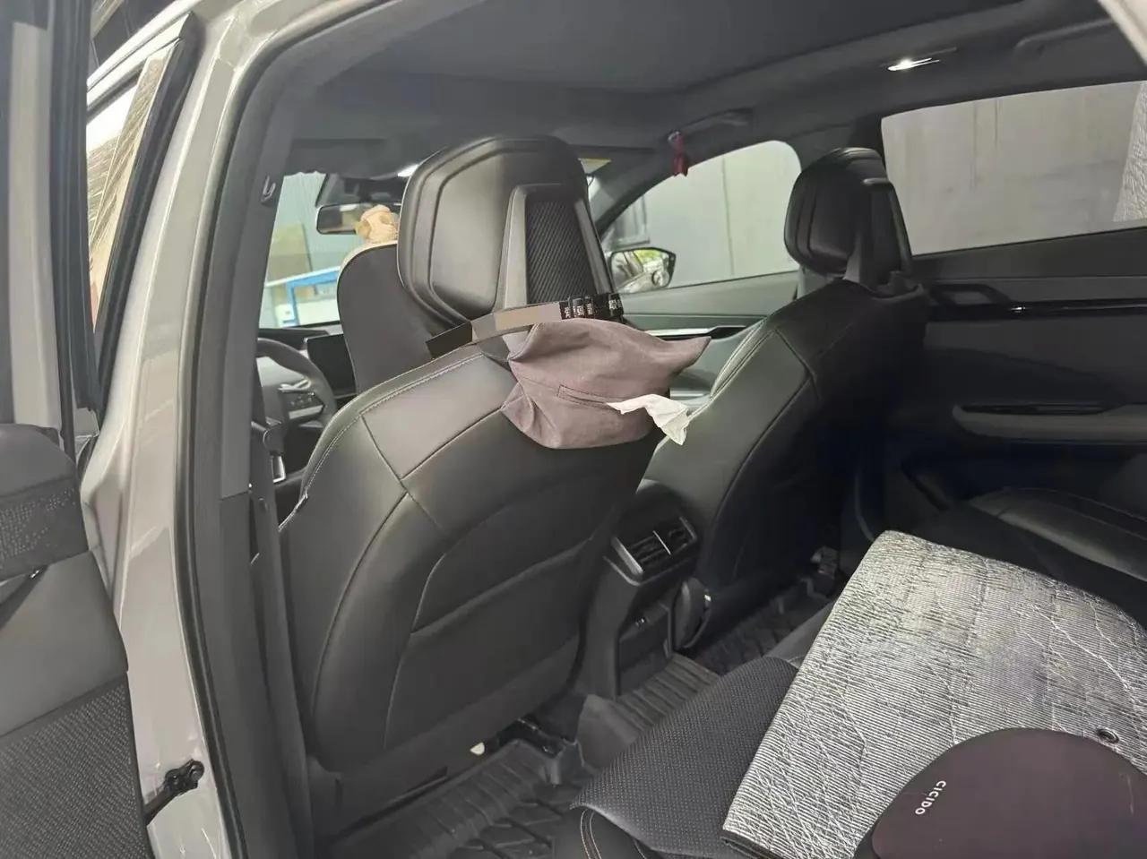 ChangAn UNI-V 2022 1.5T Honorable Model 2