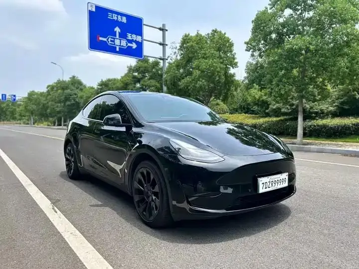2022 Model Y Refreshed Rear-Wheel-Drive Version 3