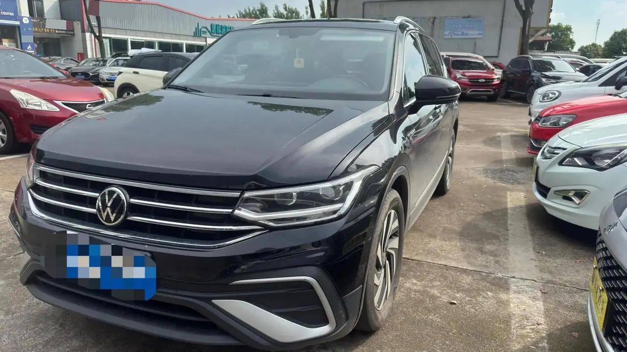 Tiguan L 2022 330TSI Automatic Two-Drive Smart Edition - View 1