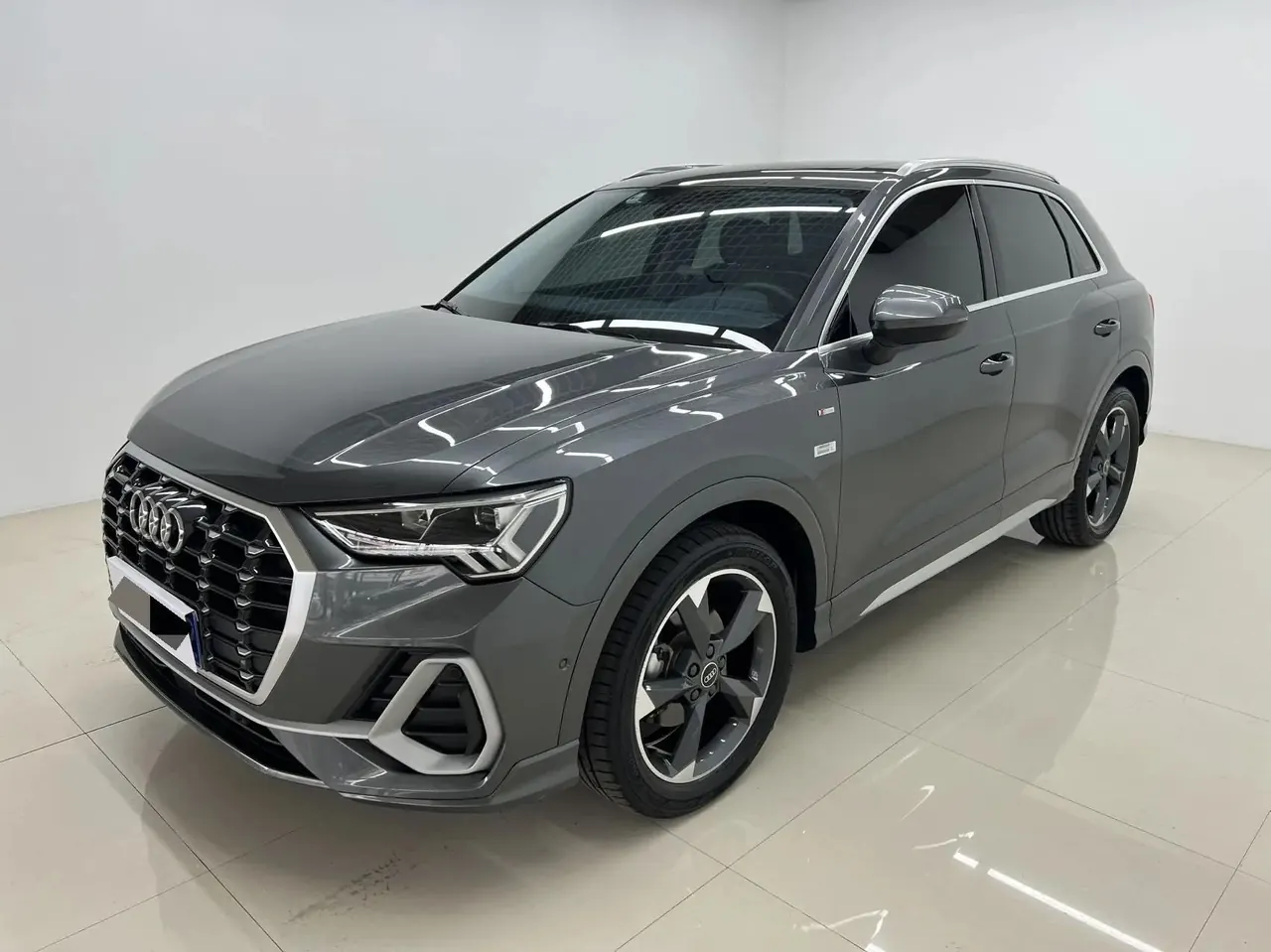 Open image lightbox: Audi Q3 2022 model 35 TFSI Fashion Dynamic Edition