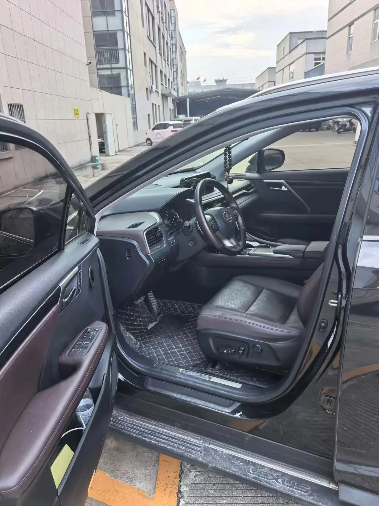 Lexus RX 2020 300 four-wheel drive elegant version of the national v 2