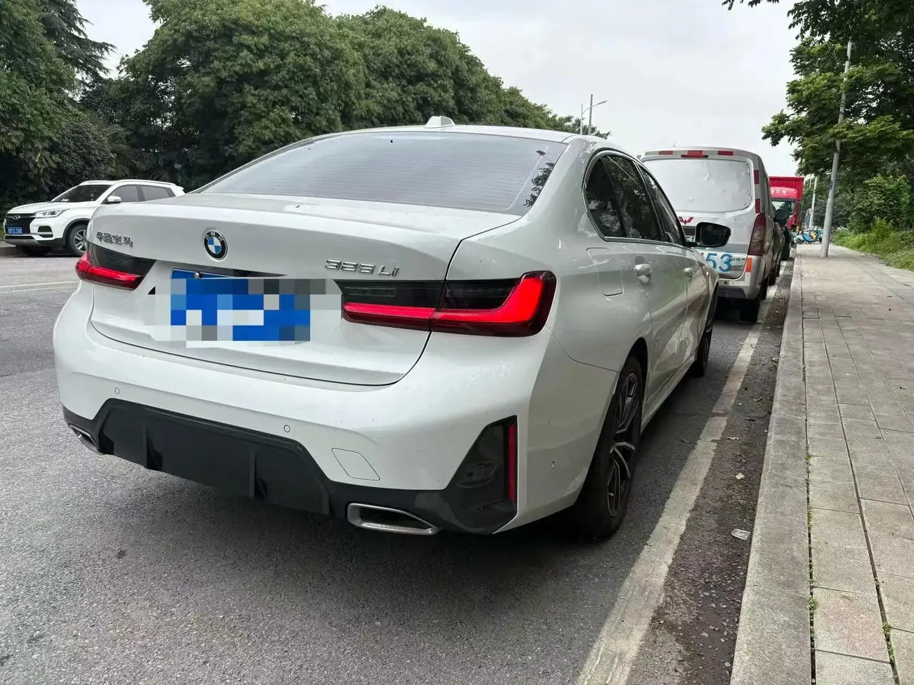 BMW 3 Series 2023 model 325Li M Sport Package 3