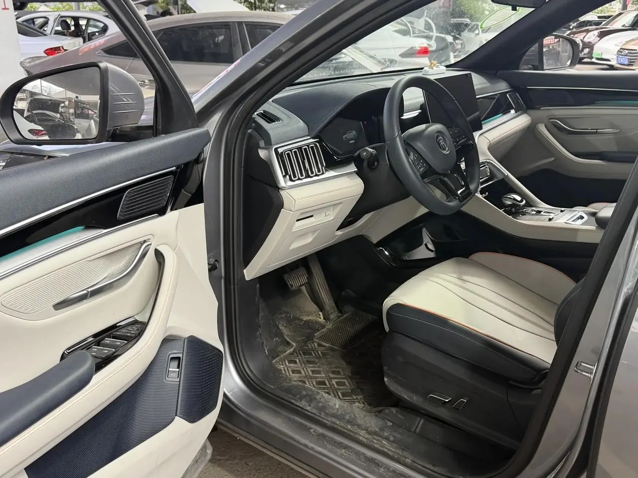 2021 BYD Song PLUS DM-i 110km Flagship Model 5