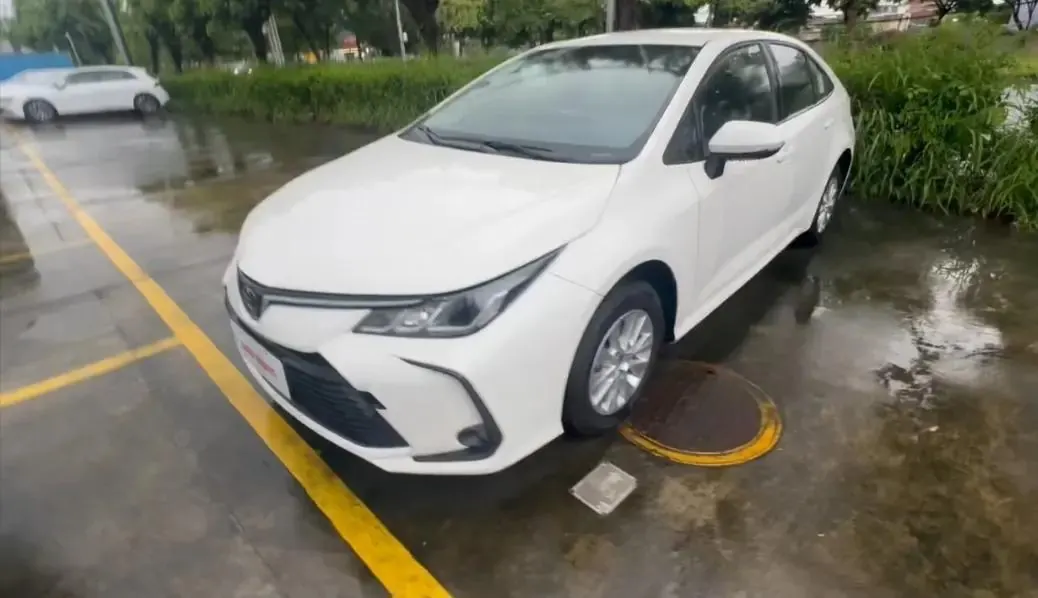 Open image lightbox: Toyota 2025 corolla 1.2T stepless elite version of automatic gear