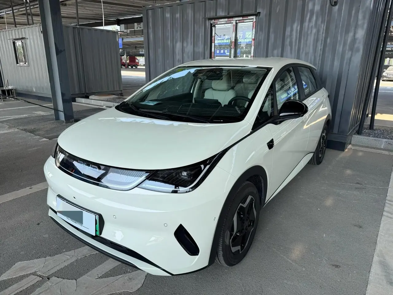 BYD 2025 Dolphin Intelligent Driving Edition 420km Free Edition Automatic - View 1