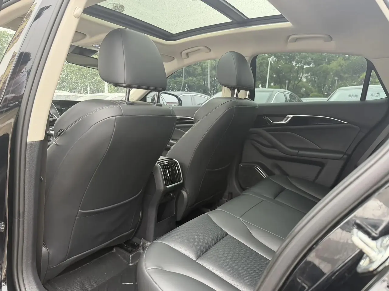 Bestune 2024 B70 1.5T Longteng Edition Leading Automatic Gear 8