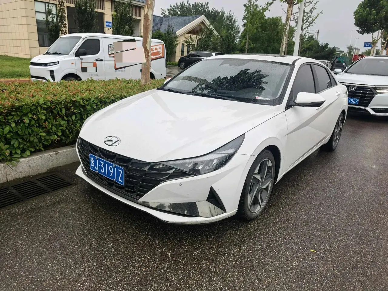 Elantra 2022 1.5L CVT Luxury Edition - View 1