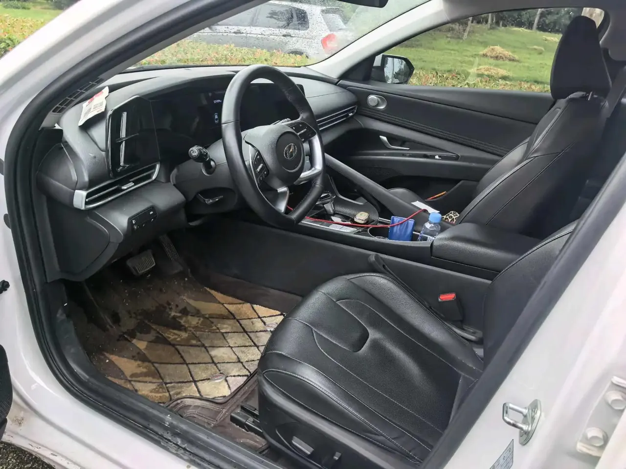 Elantra 2022 1.5L CVT Luxury Edition 3