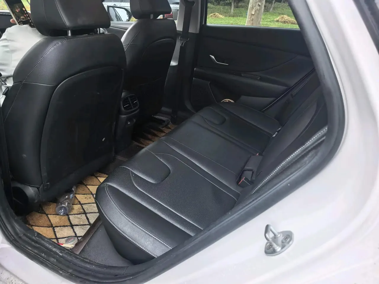 Elantra 2022 1.5L CVT Luxury Edition 4
