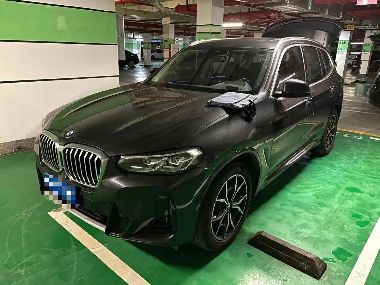 Open image lightbox: BMW X3 2022 xDrive25i M sports suit