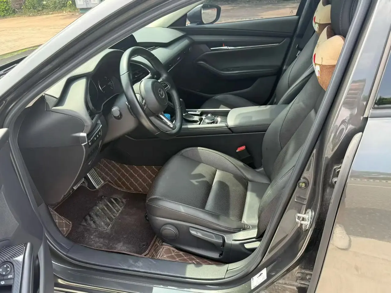Mazda3 Axela 2021 2.0L Automatic Elegant Edition 2