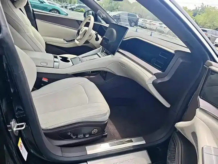Denza Z9 2024 1100km 4WD Max Edition 5