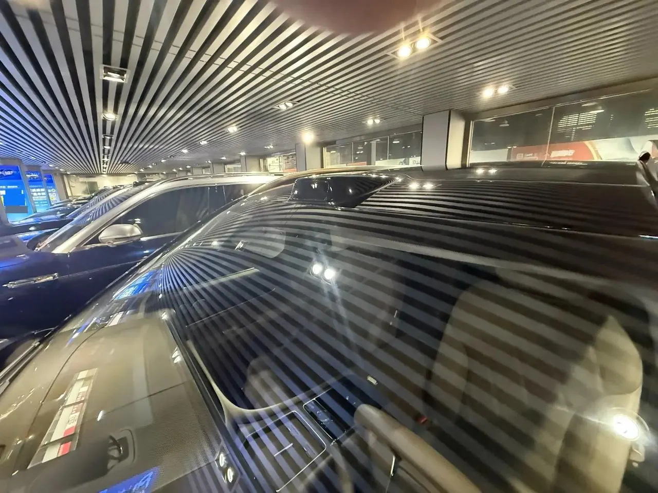 AITO 2025 Model AITO M9 Range-Extended Ultra Version 52kWh 6-Seater Automatic 4