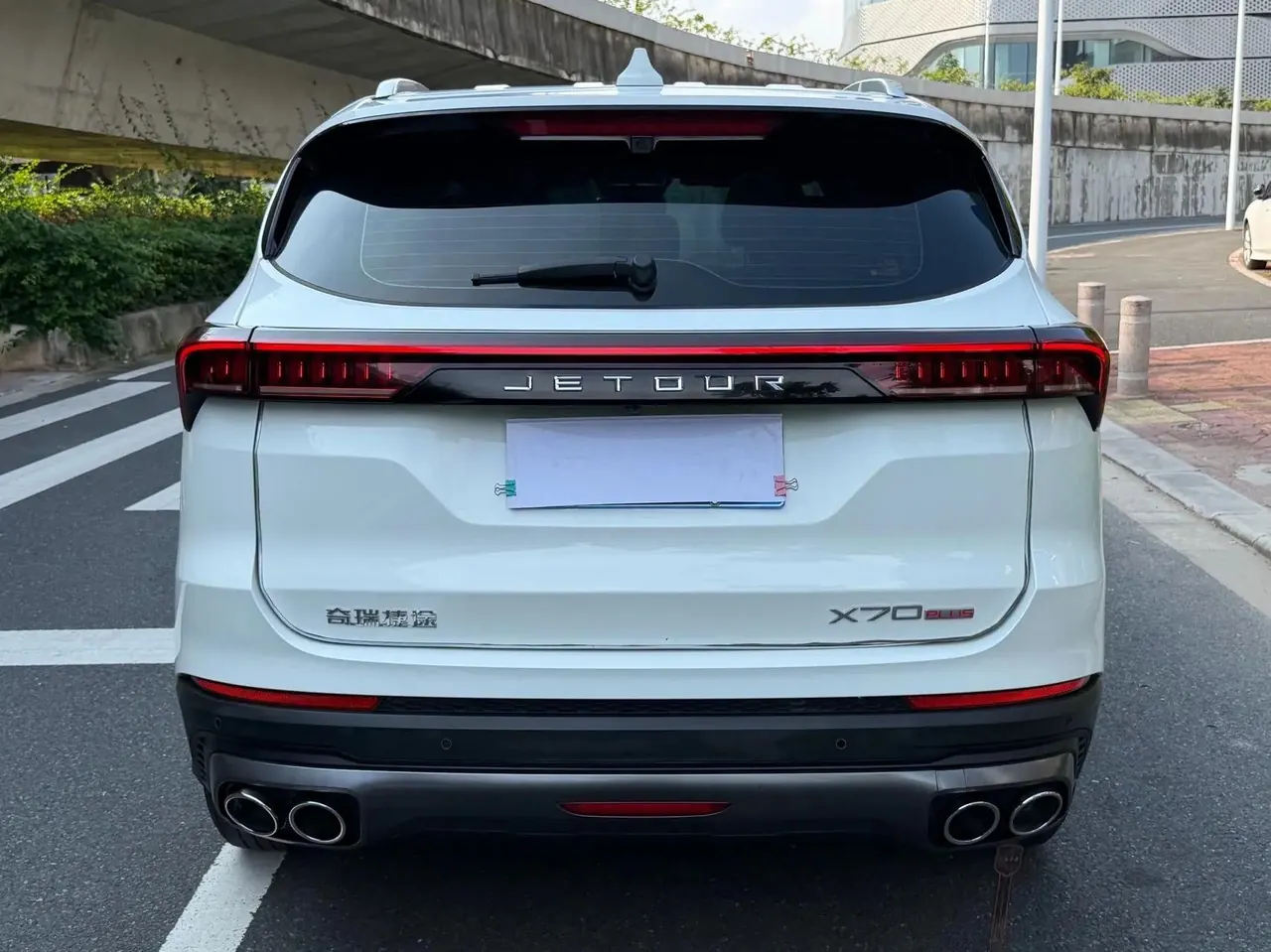 Jetour X70 PLUS 2021 1.6T DCT with 5 seats 8