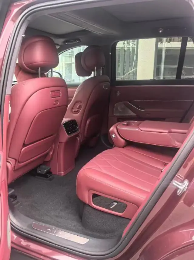 AITO M8 2025 extended range Ultra version 53.4kWh 5-seat version 5