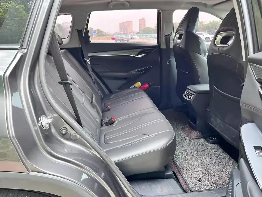 ChangAn CS75 PLUS 2022 second-generation 1.5T automatic prestige model 4