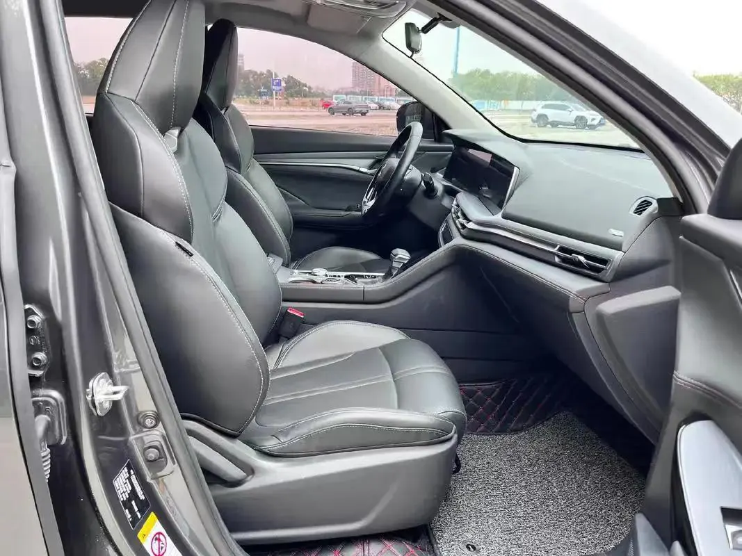 ChangAn CS75 PLUS 2022 second-generation 1.5T automatic prestige model 5