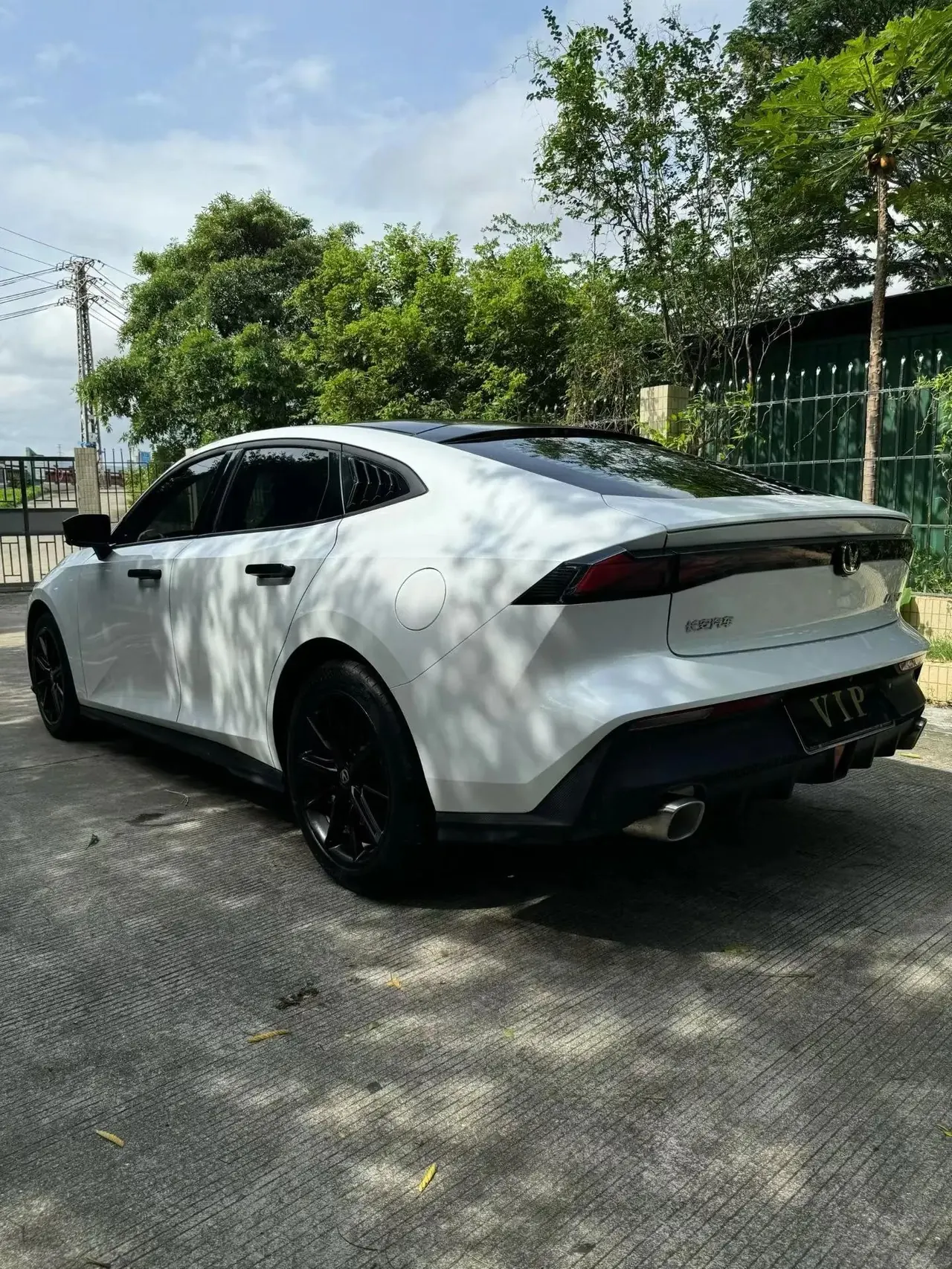 ChangAn 2023 UNI-V 1.5T honorable automatic gear 5