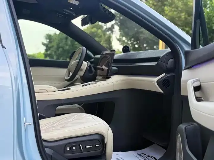 NIO EC6 2025 Section 75kWh 8