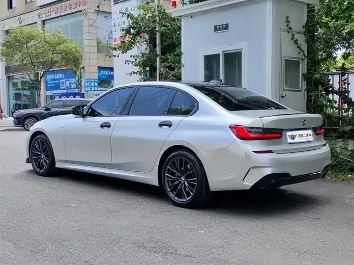 BMW 3 Series 2021 325Li M Sports Night Suit 4