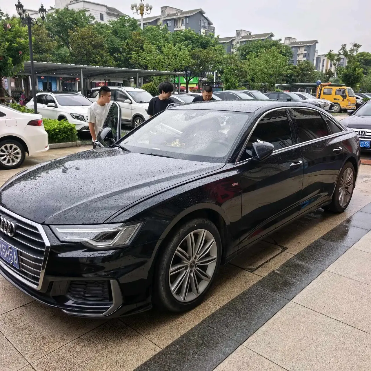 Audi A6L 2021 45 TFSI Selected Dynamic Type - View 1