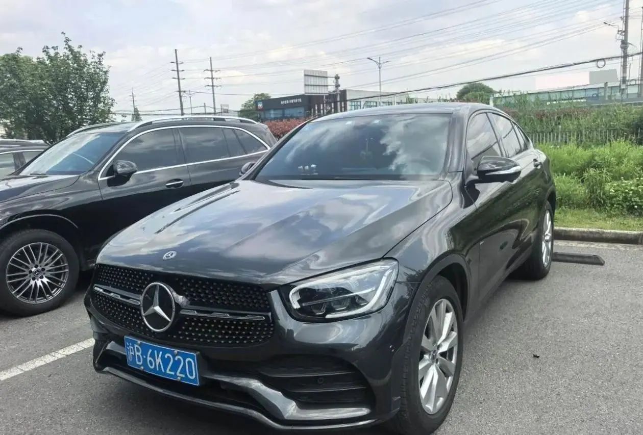 Mercedes Benz GLC Coupe 2020 GLC 260 4MATIC Coupe SUV - View 1