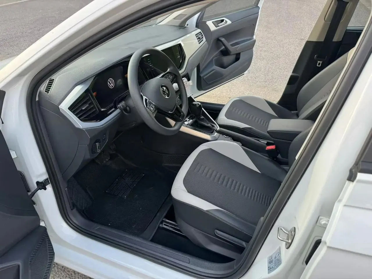 Volkswagen 2023 POLO Plus 1.5 Indulge Lehuo Edition Automatic Gear 4