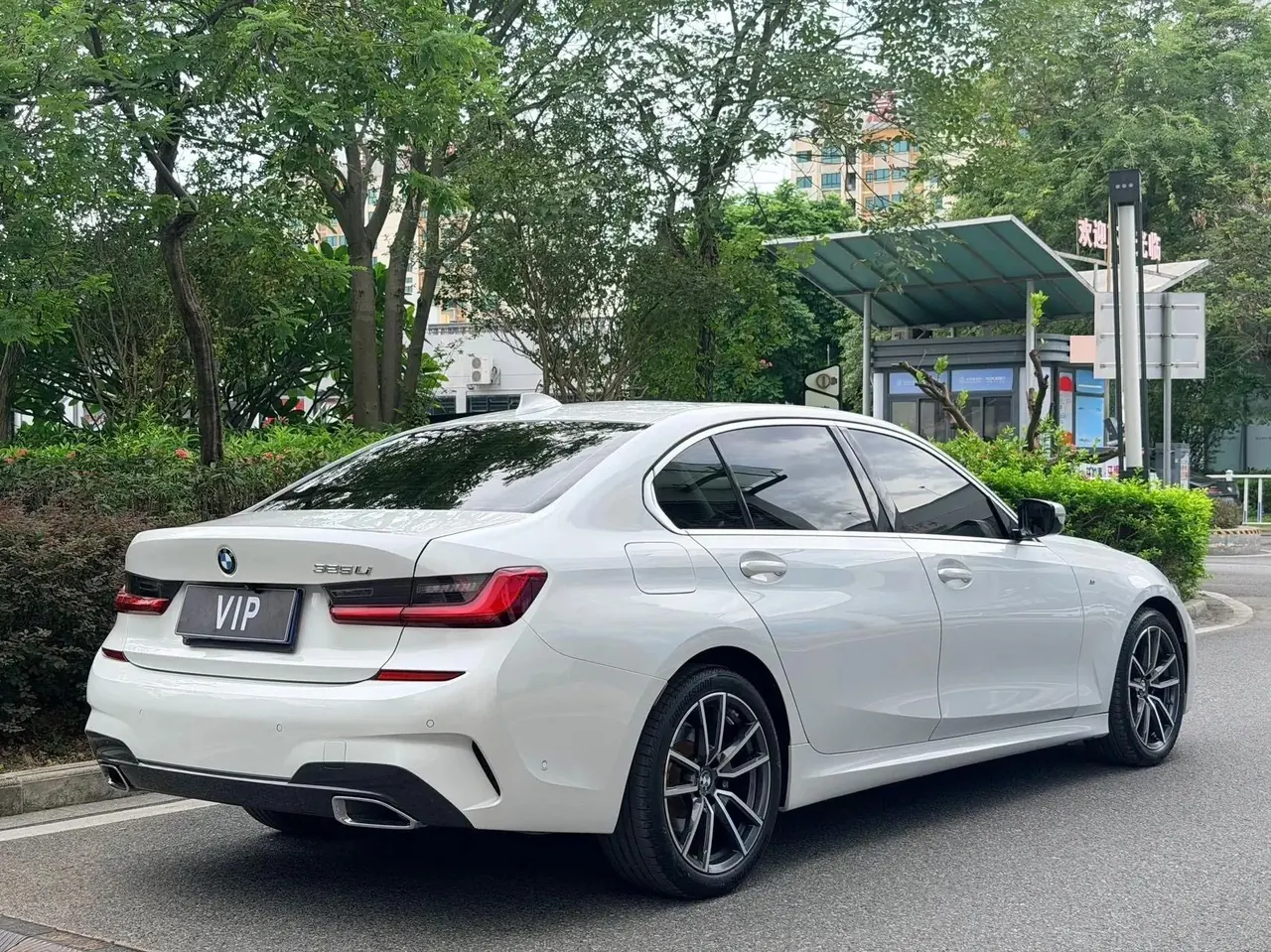 BMW 3 Series 2020 325Li M Sports Suit 9