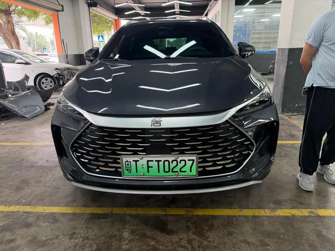 BYD Tang New Energy 2025 Tang DM-i 1.5T Stepless 115KM Honorable Automatic Gear 2