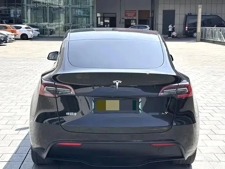 2023 Model Y Rear-Wheel Drive Version 7