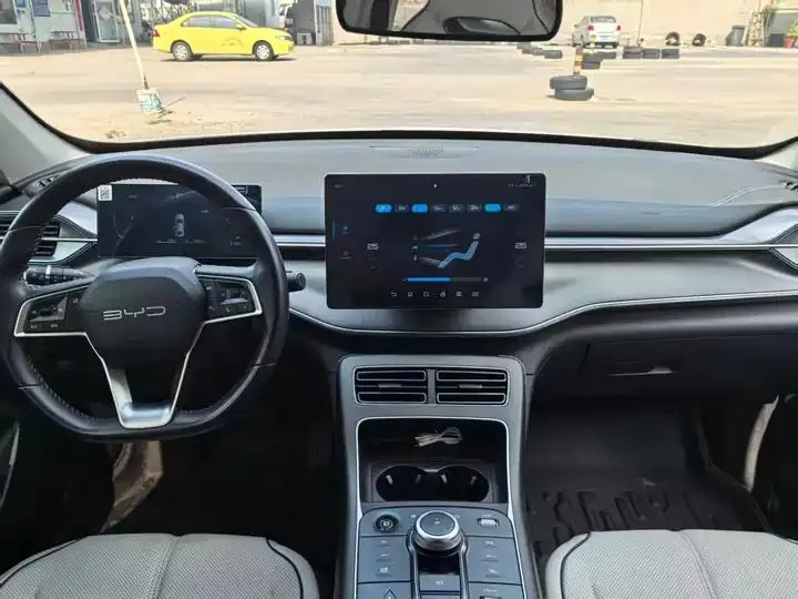 Destroyer 05 2024 Glory Edition DM-i 55KM Luxury Model 6