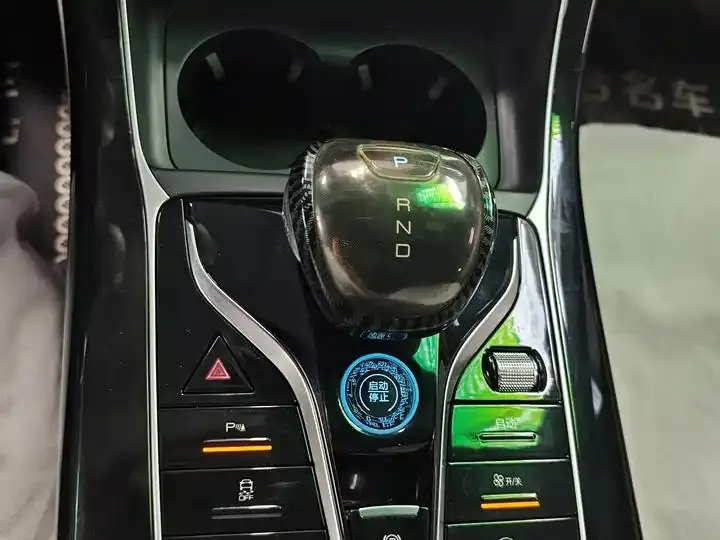Qin PLUS 2023 Champion Edition DM-i 120KM Leading Model 13