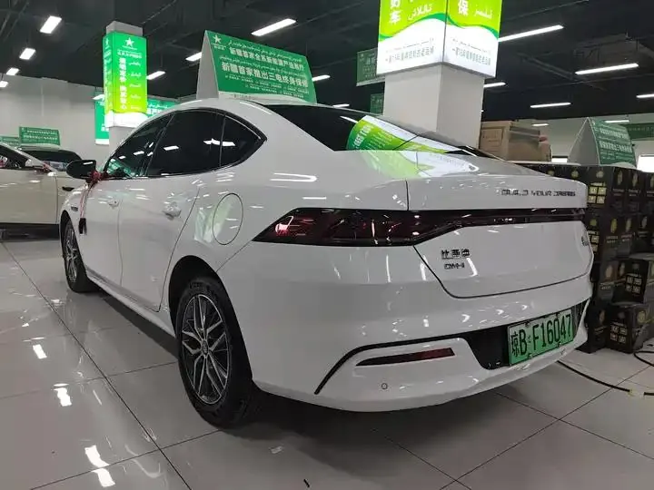Qin PLUS 2023 Champion Edition DM-i 120KM Leading Model 7