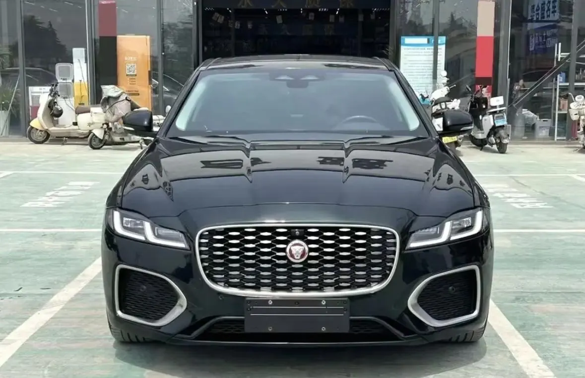 Jaguar XFL 2023 XFL 2.0T P 10000.00g Drive Elite Deluxe Edition 2