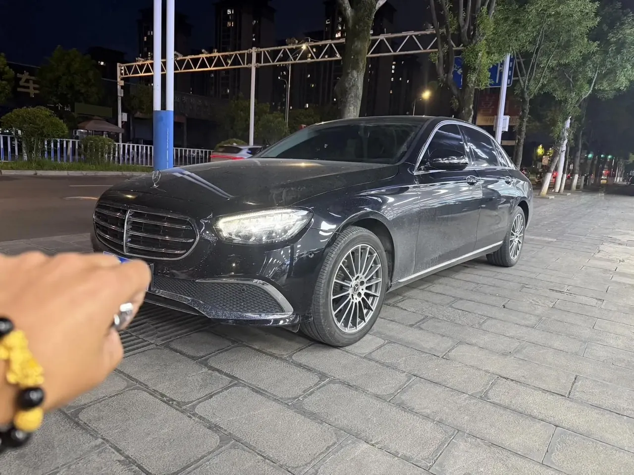 Mercedes Benz Class E 2022 E 260 L - View 1
