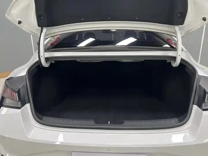 Elantra 2022 1.5L CVT Luxury Edition 13