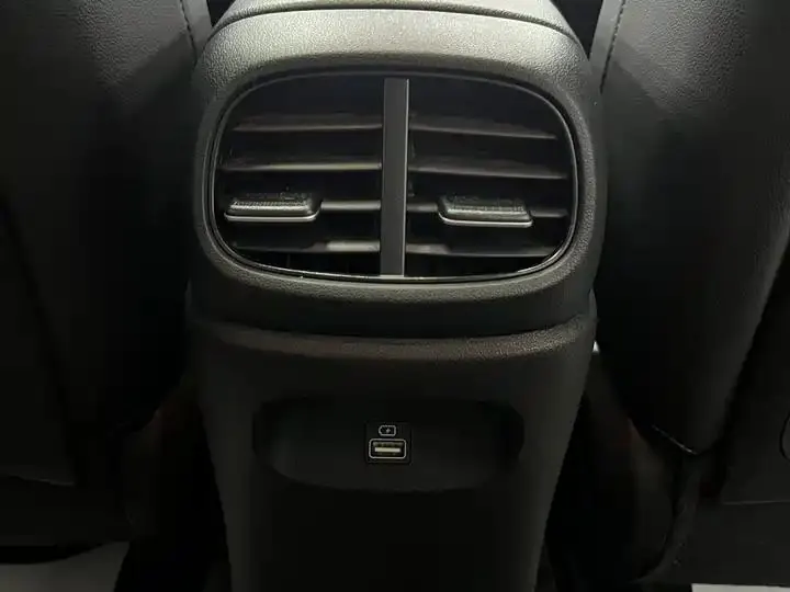Elantra 2022 1.5L CVT Luxury Edition 17