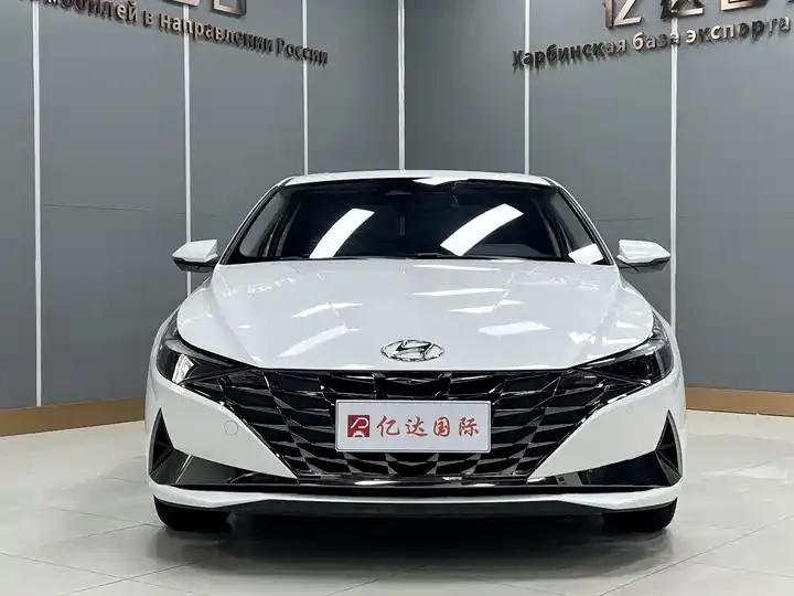 Elantra 2022 1.5L CVT Luxury Edition 2