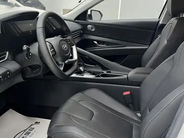 Elantra 2022 1.5L CVT Luxury Edition 21
