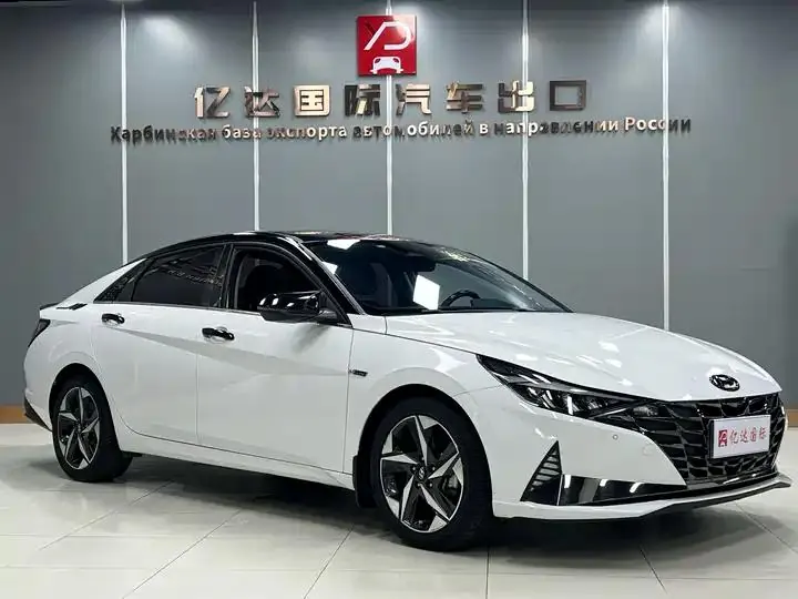 Elantra 2022 1.5L CVT Luxury Edition 3