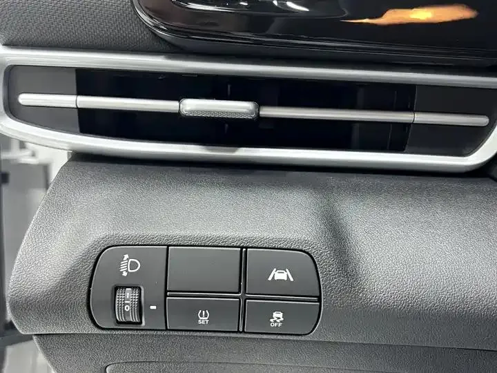 Elantra 2022 1.5L CVT Luxury Edition 8