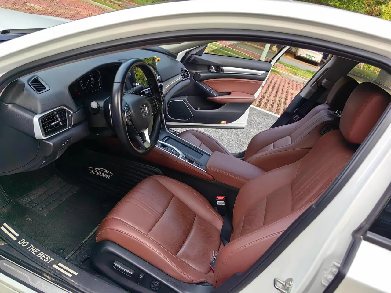 Inspire 2019 Model, Sharp Hybrid, 2.0L, Luxury Edition, China V Emission Standard 4