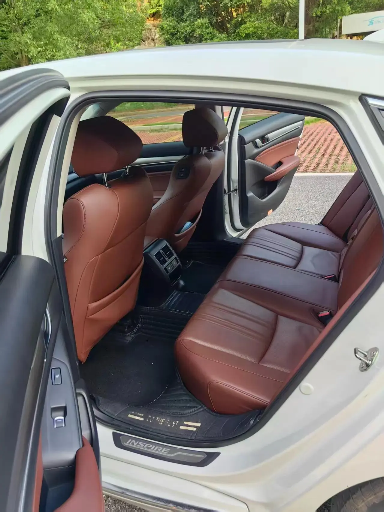 Inspire 2019 Model, Sharp Hybrid, 2.0L, Luxury Edition, China V Emission Standard 8