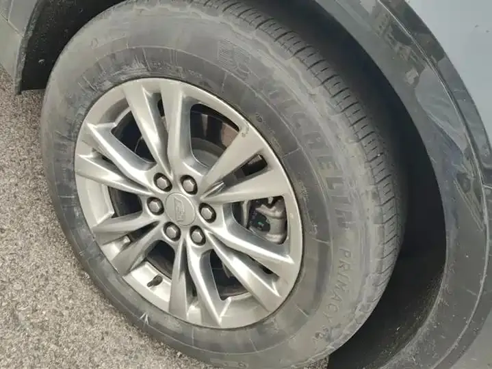 Cadillac XT5 2022 model 2.0T two-wheel-drive luxury version 6