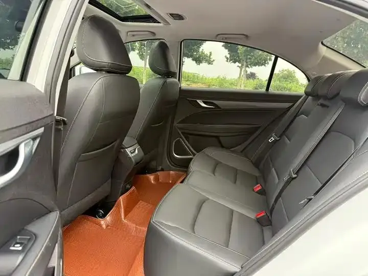 Emgrand 2021 UP 1.5L CVT Upward Edition 6