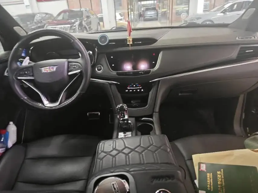 Cadillac XT6 2020 28T Seven-seat Fashion Model 4