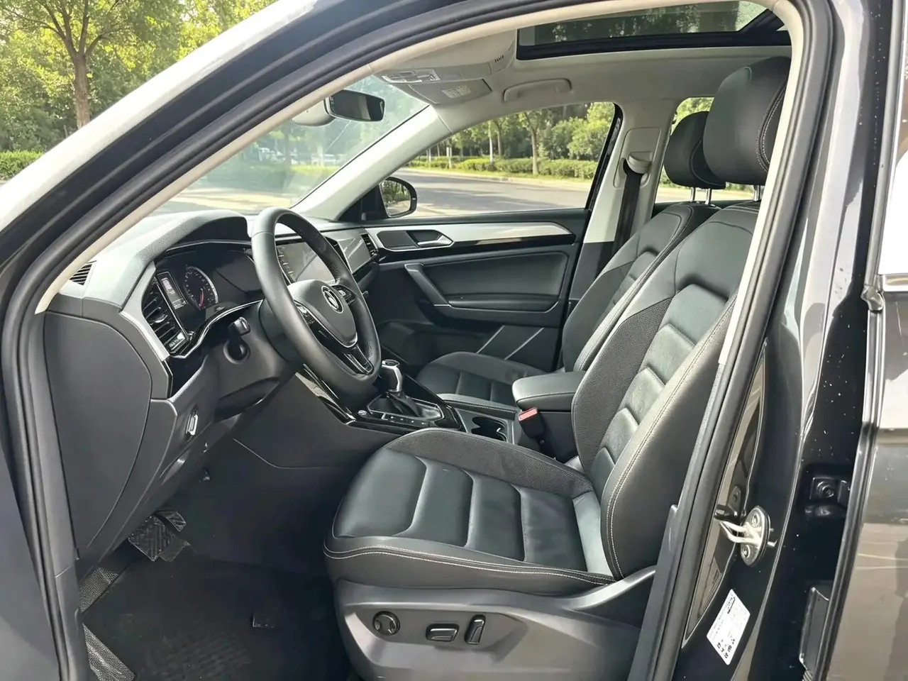 Tangyue 2021 280TSI Two-Wheel-Drive Luxury Smart Connectivity Edition 4