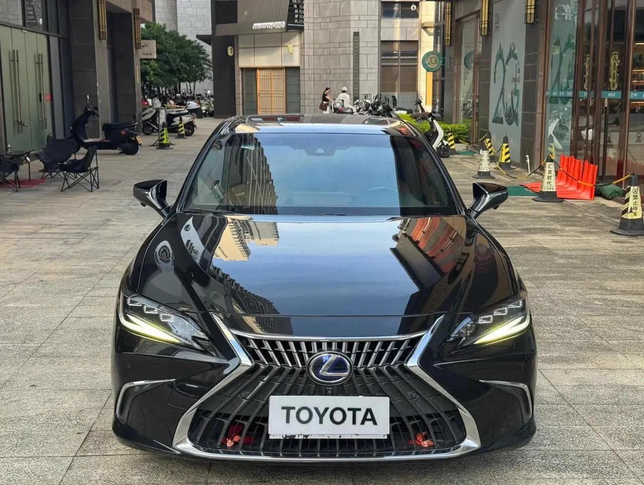 Lexus ES 2021 300h Prestige Edition 3