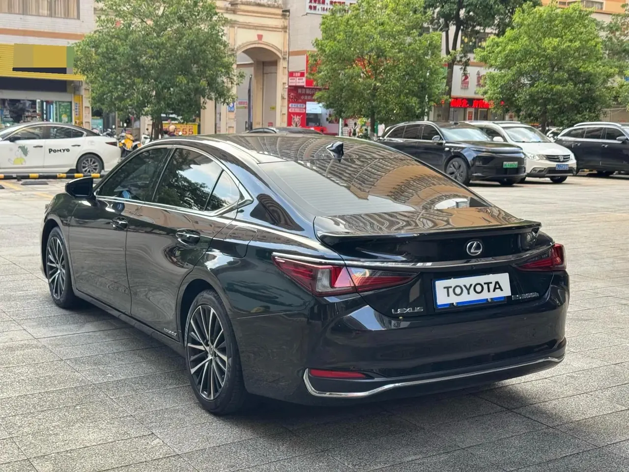 Lexus ES 2021 300h Prestige Edition 5